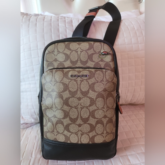 COACH Graham backpack - Picture 2 of 10